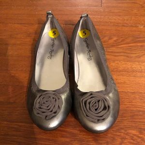 Cynthia Rowley Girls Silver Flats